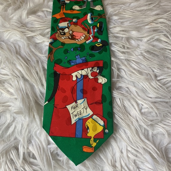 - Looney Tunes Mens CHRISTMAS Tie 100% Silk NWOT - Picture 2 of 6